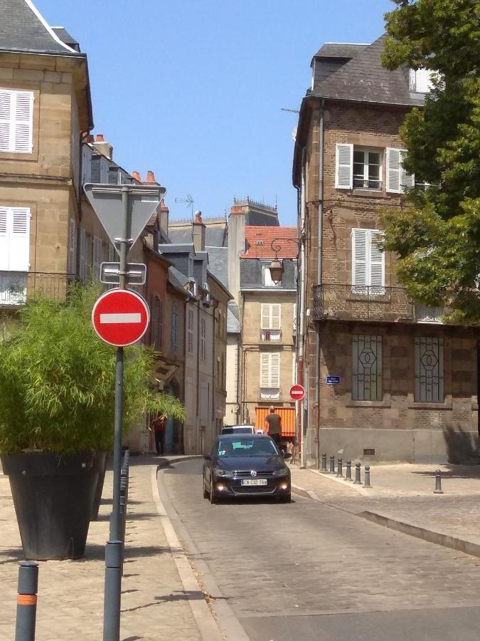 Studio Moulins Moulins  Bagian luar foto